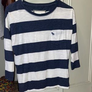 💙🤍Abercrombie Striped Shirt💙🤍